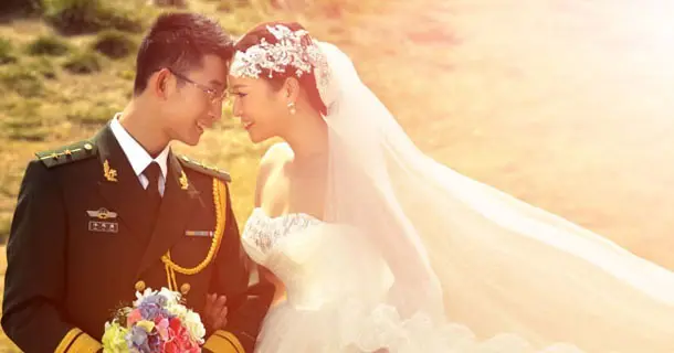 8、军人再婚配偶能落户上海吗:留学生落户上海，在外地工作的配偶可以随迁吗？